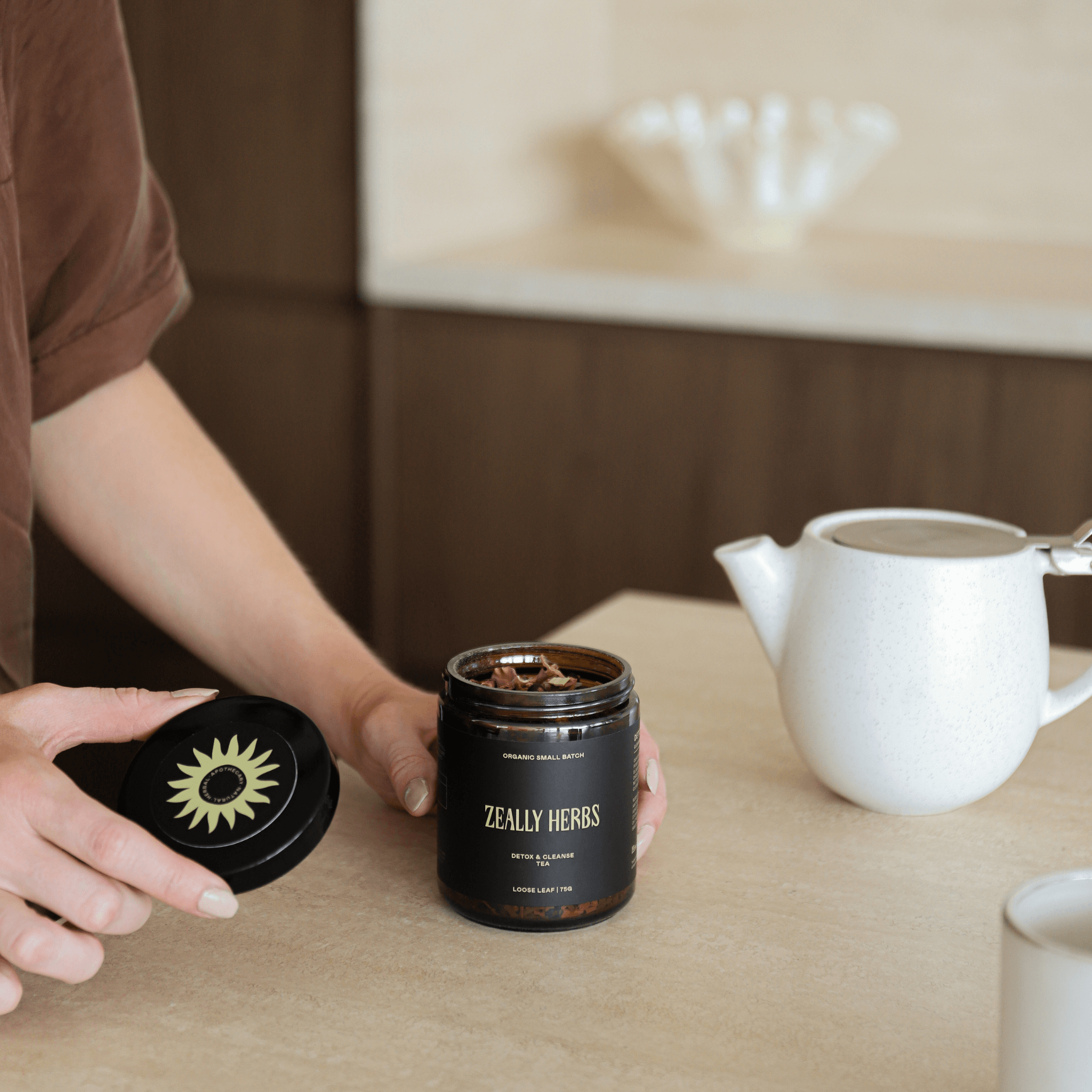 Detox & Cleanse tea in jar